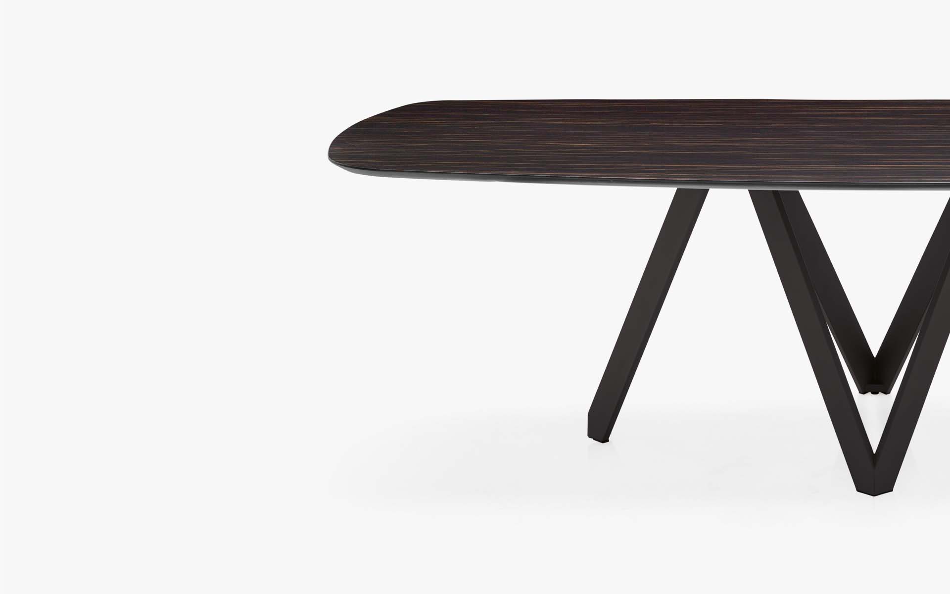 Calligaris cartesio GeometricPedestalBase Table Medium • Seats 8