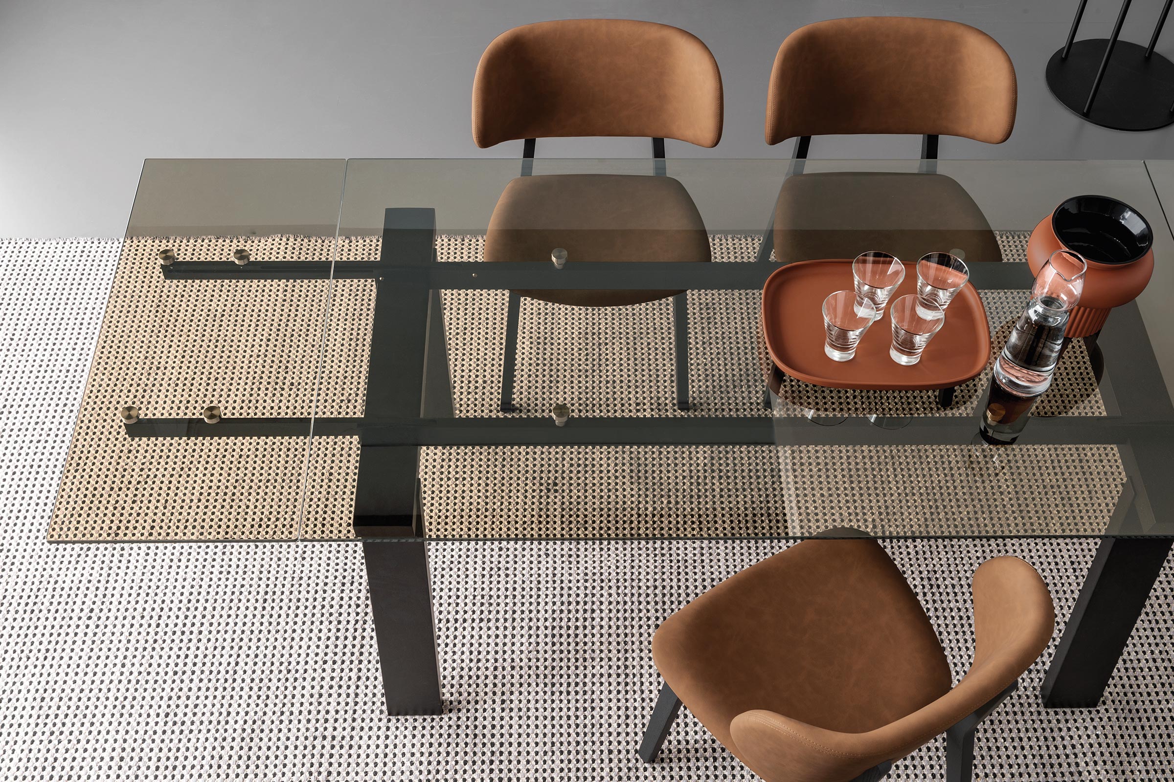 Calligaris levante Modern TrestleBase Extendable Table Medium • Seats