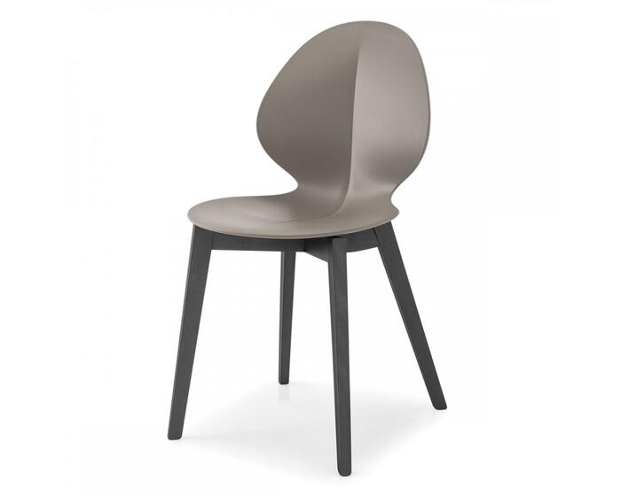 Basil: Chair with wooden base | Calligaris New York