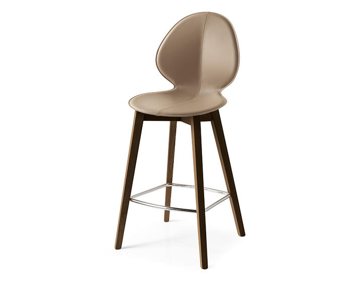 Basil: Stool with plastic seat and wooden base | Calligaris New York