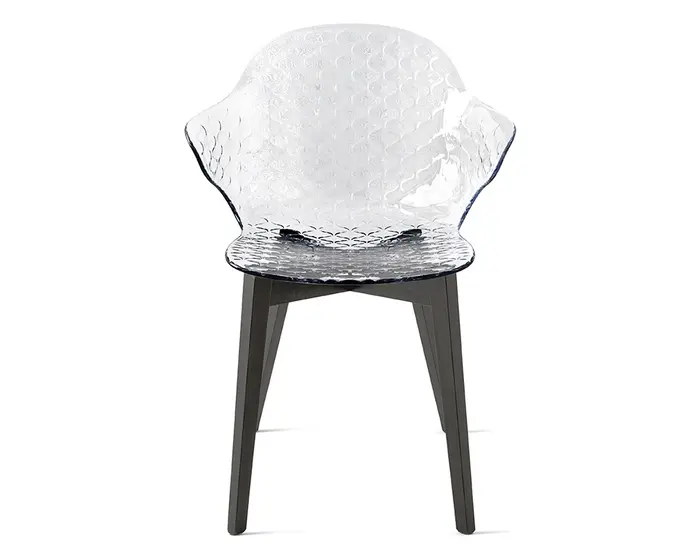 Saint Tropez: Chair with plastic shell and wooden base