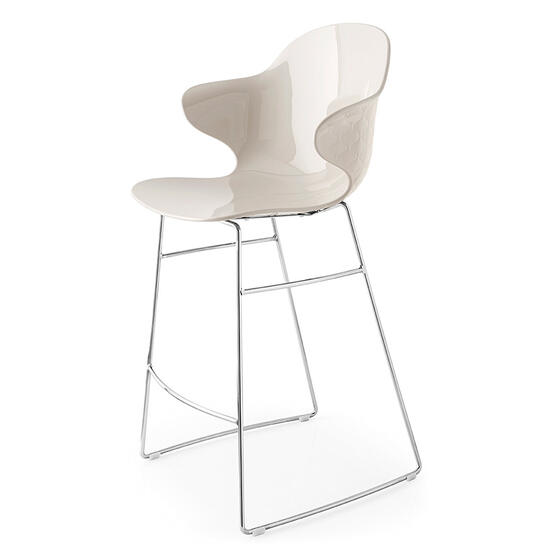 Saint Tropez: Stool with plastic shell and metal frame Saint Tropez: Stool with plastic shell and metal frame