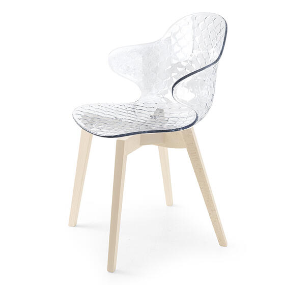 Saint Tropez: Chair with plastic shell and wooden base