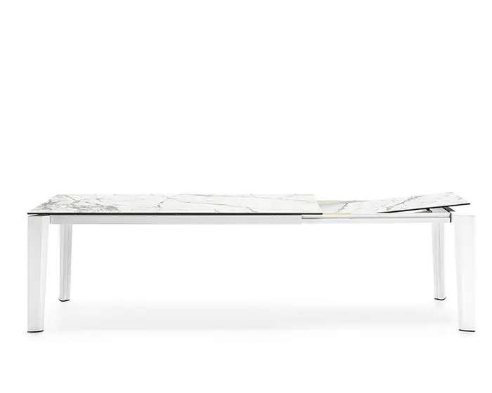 Delta: Table with extendable rectangular top and metal legs