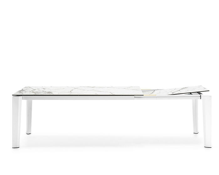 Delta: Table with extendable rectangular top and metal legs