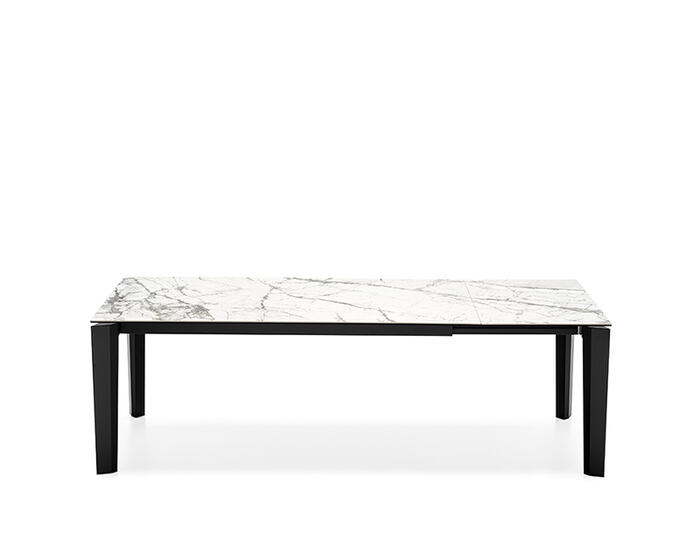 ユキコCalligaris Delta Extending Table Delta: Table with extendable rectangular top and metal legs