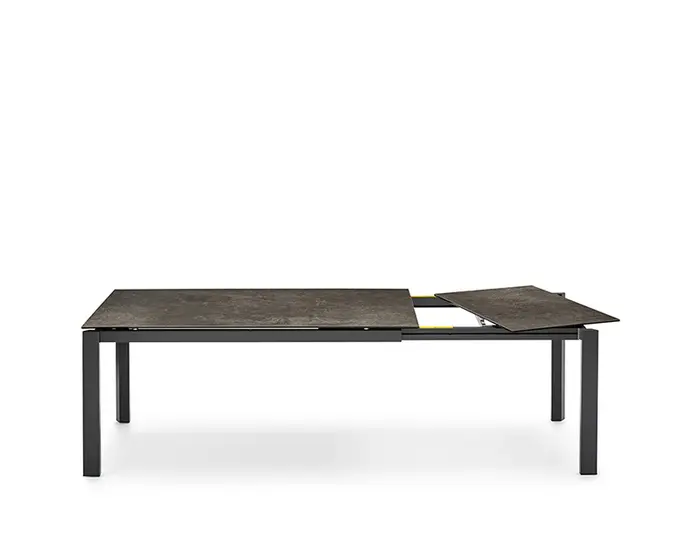Duca: Table with extendable rectangular top and metal legs