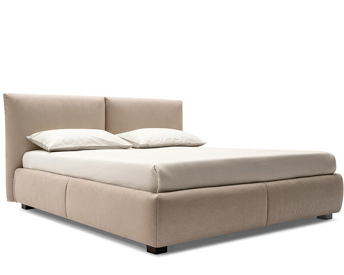 Magenta: Fully-upholstered bed | Calligaris New York