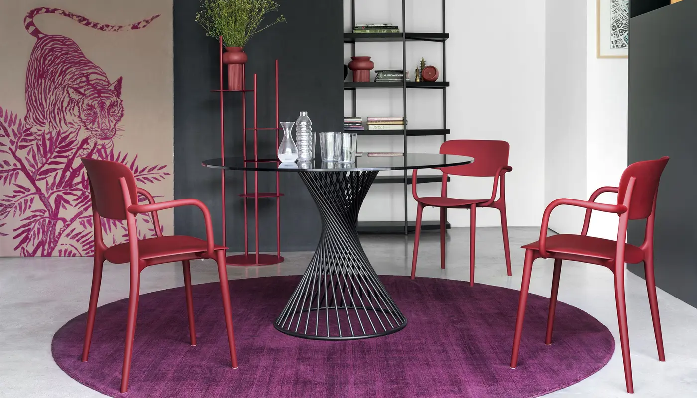 Vortex: Table with round top and central metal base | Calligaris