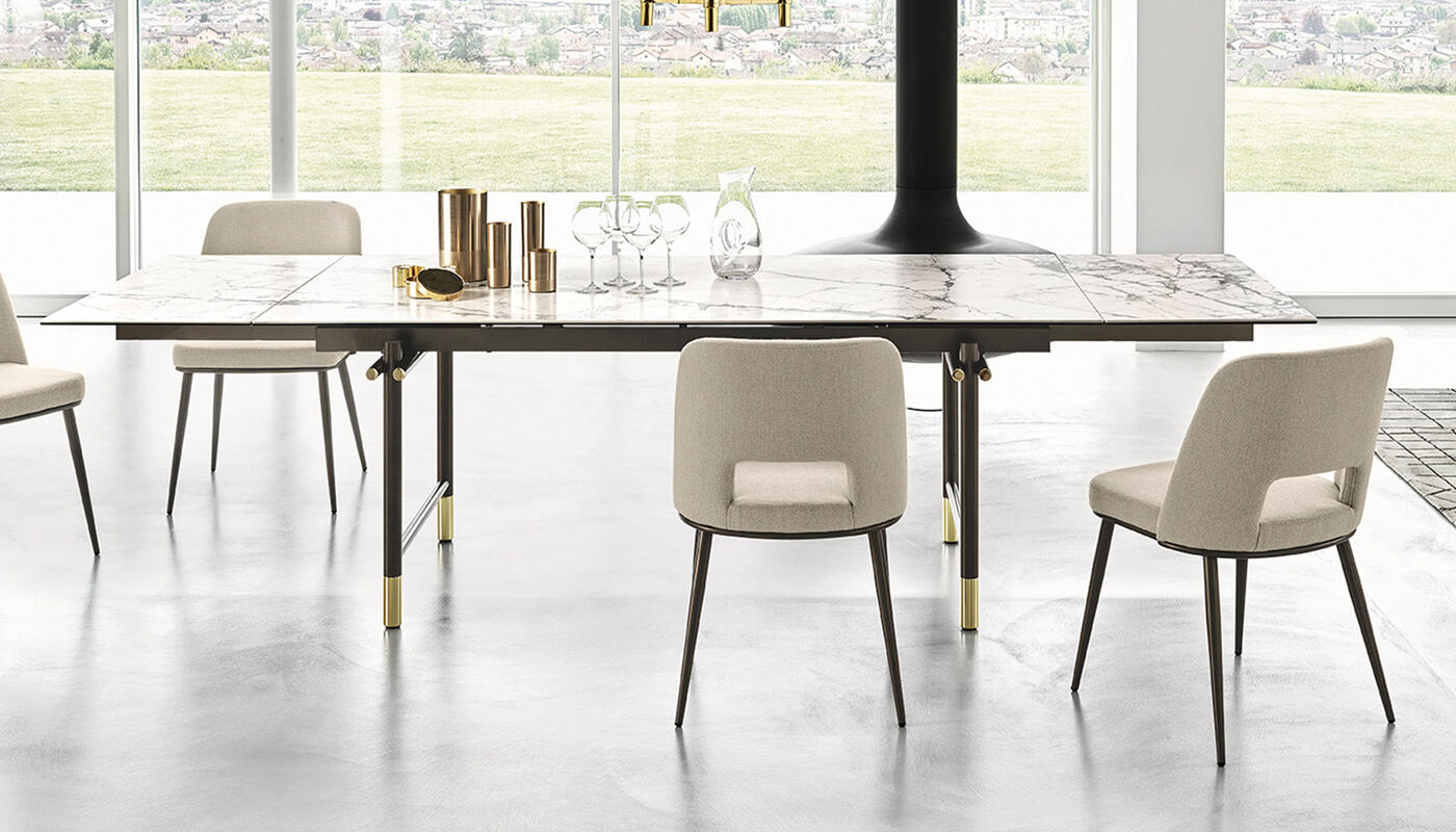Foyer: Upholstered open-back chair with metal base | Calligaris