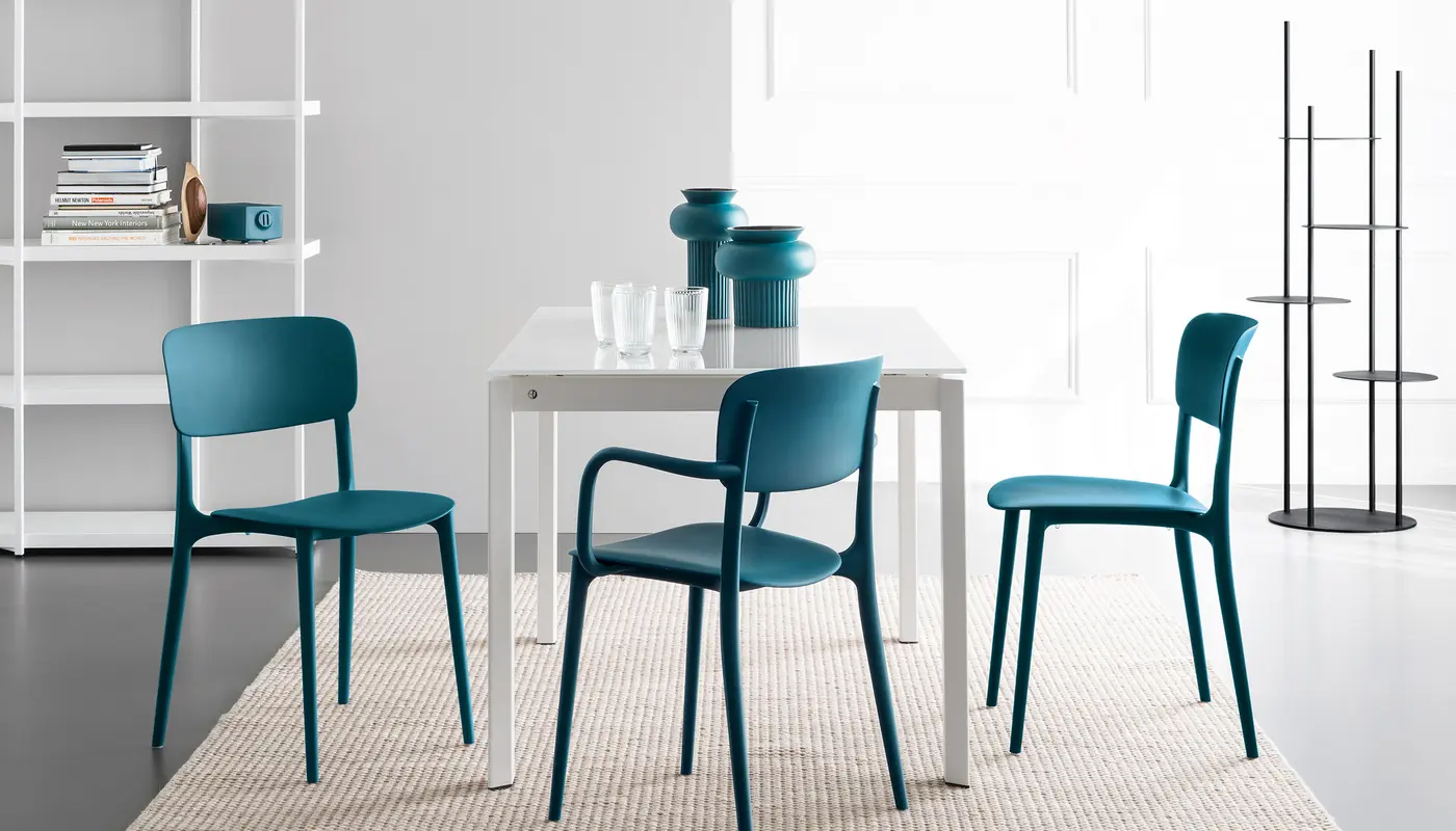 Calligaris / カリガリス LIBERTY Liberty: Stackable plastic chair for outdoor | Calligaris New York