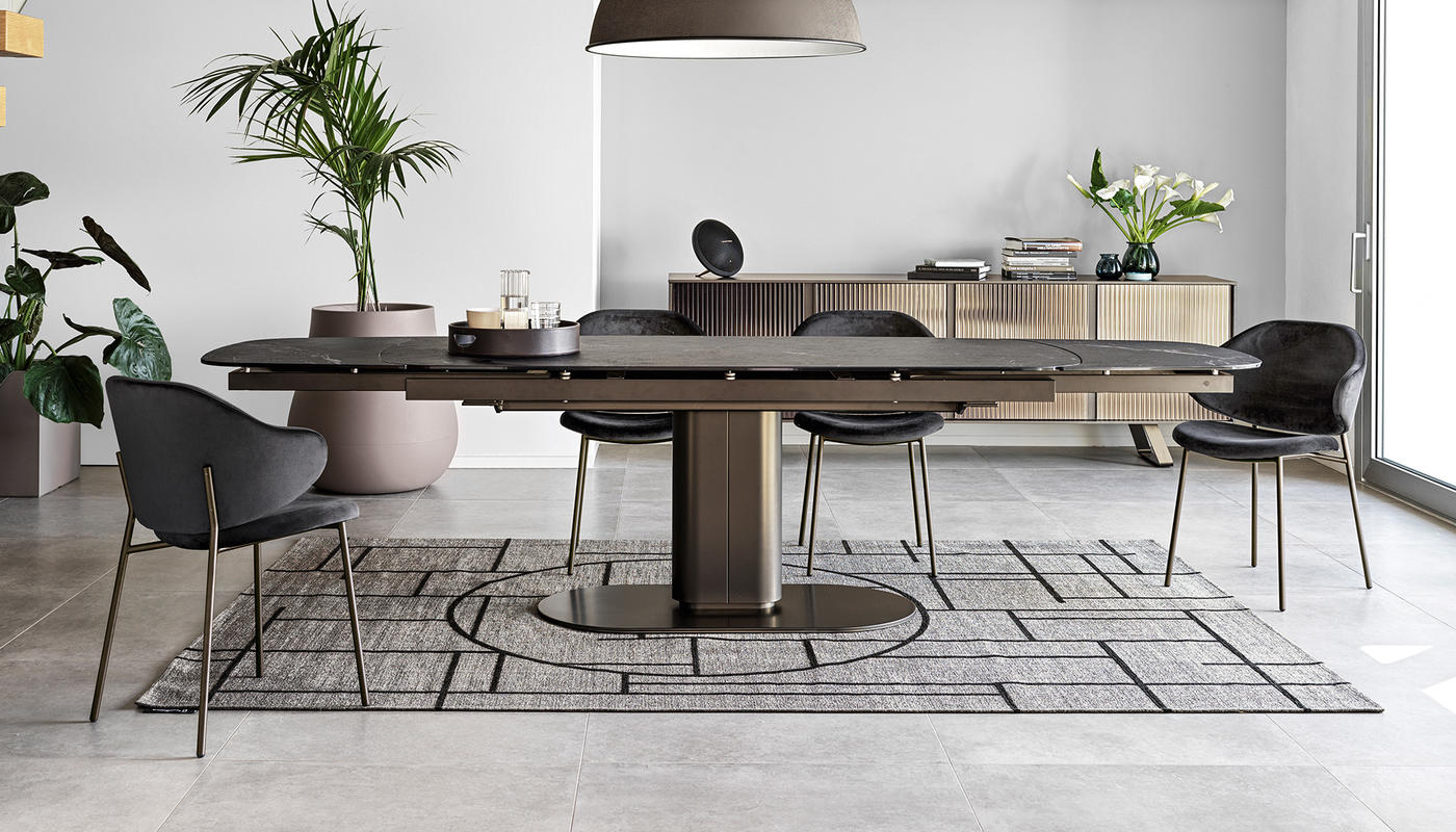 Holly: Upholstered armchair with metal frame | Calligaris Holly: Upholstered armchair with metal frame | Calligaris