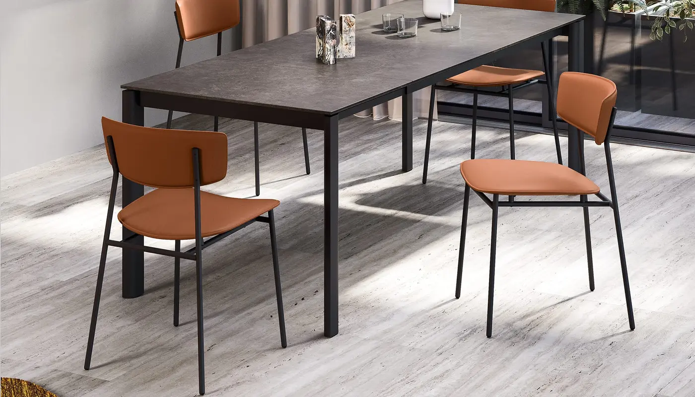 Fifties: Metal chair with upholstered seat and back | Calligaris