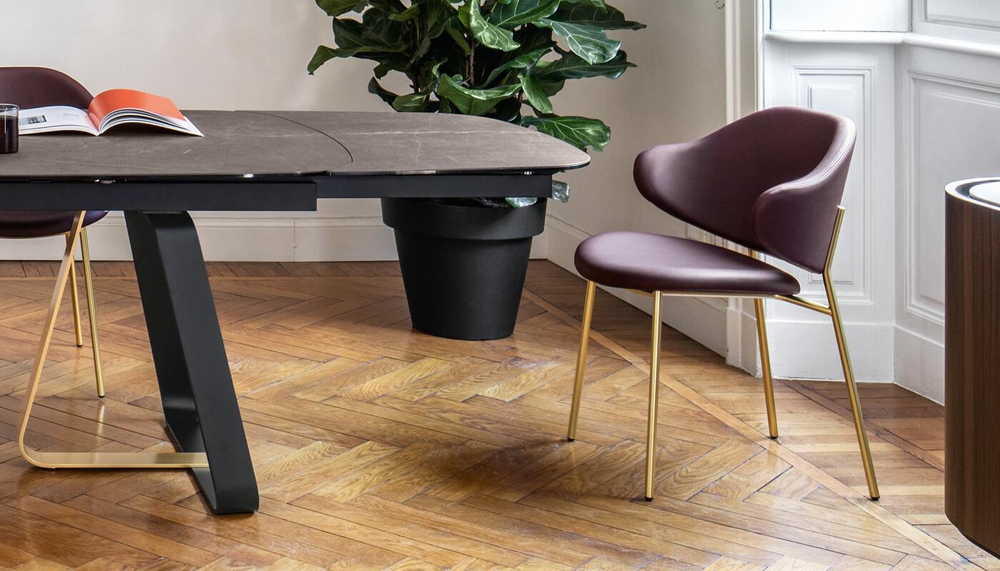 Holly: Upholstered armchair with metal frame | Calligaris Holly: Upholstered armchair with metal frame | Calligaris
