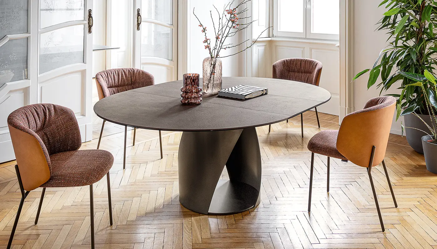 Cyclone: Extendable round table with metal base | Calligaris New York