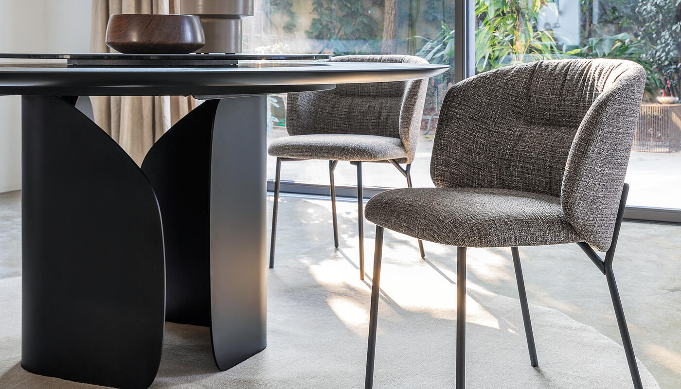 Sweel: Upholstered chair with metal base | Calligaris New York