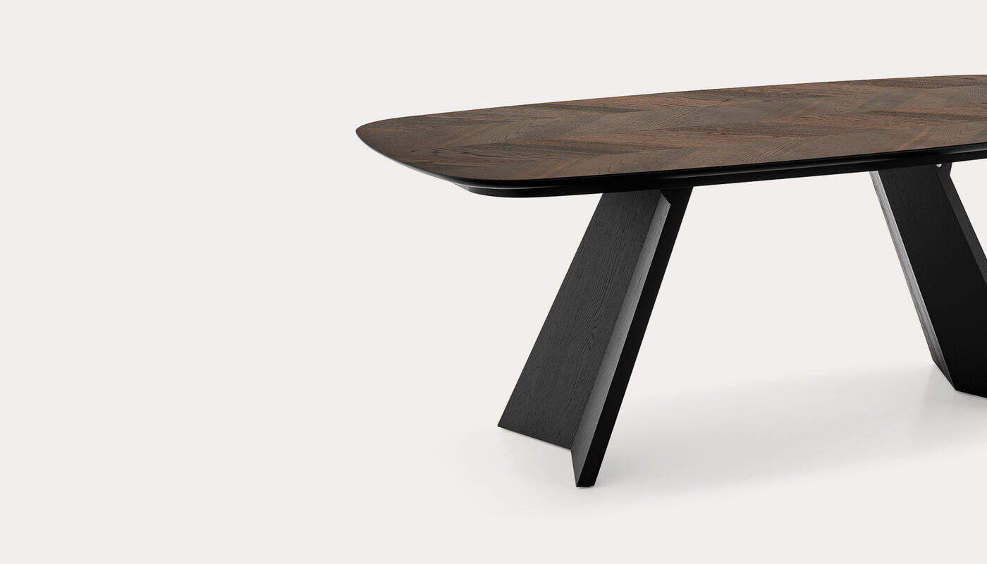Icaro: Wooden elliptical table | Calligaris New York
