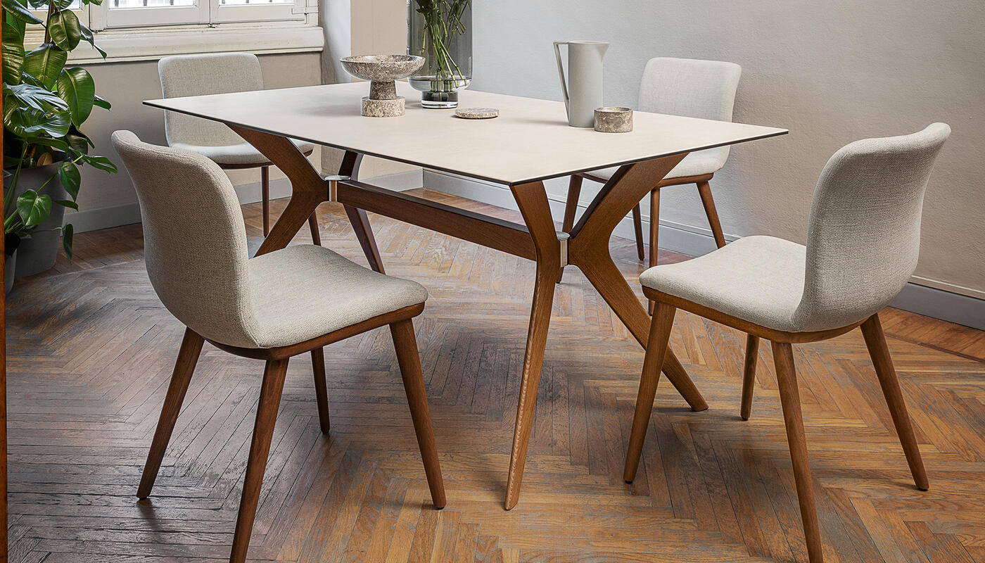 Tokyo: Table with rectangular top and wooden legs | Calligaris New