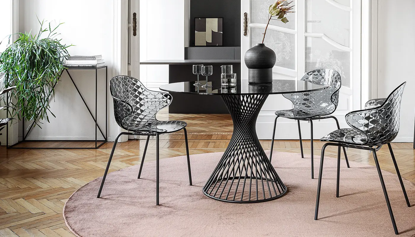 Vortex: Table with round top and central metal base | Calligaris