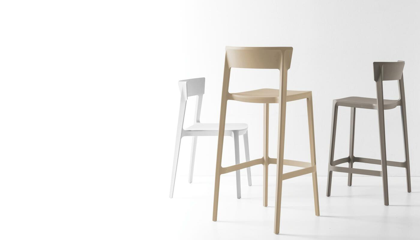 Skin: Stackable stool for outdoor | Calligaris New York