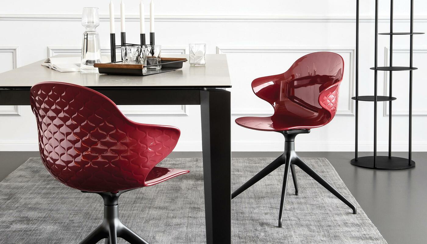 Delta: Table with extendable rectangular top and metal legs