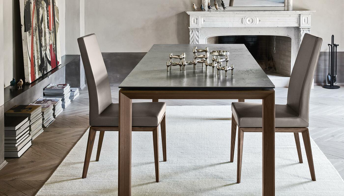 Omnia: Table with extendable rectangular top and wooden legs Omnia: Table with extendable rectangular top and wooden legs